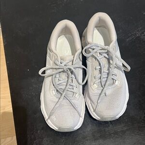 Women's on cloud flyer